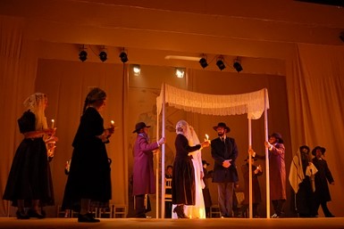 Hegedűs a háztetőn - Csíkszerea, 2006